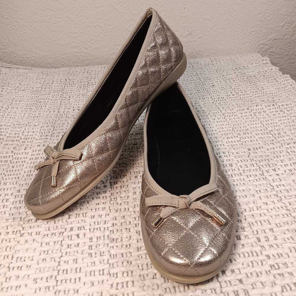 THE FLEXX women's Gold Shimmer Leather Quilted Round Toe Bow Flats sz 11